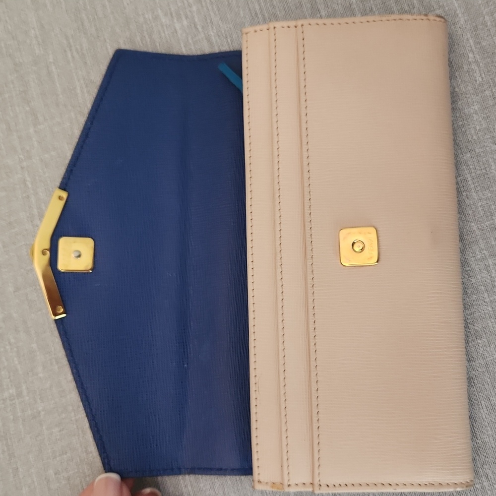 Fendi Contintental Leather Wallet W/Box And Cards - Picture 8 of 16
